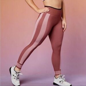 Fabletics x Maddie Ziegler Euphoria Seamless color block soft rose leggings M